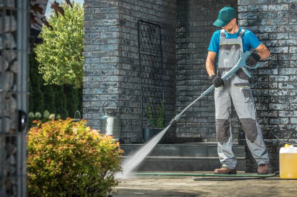 Best Animal Enclosure Cleaning  in Tecumseh, NE